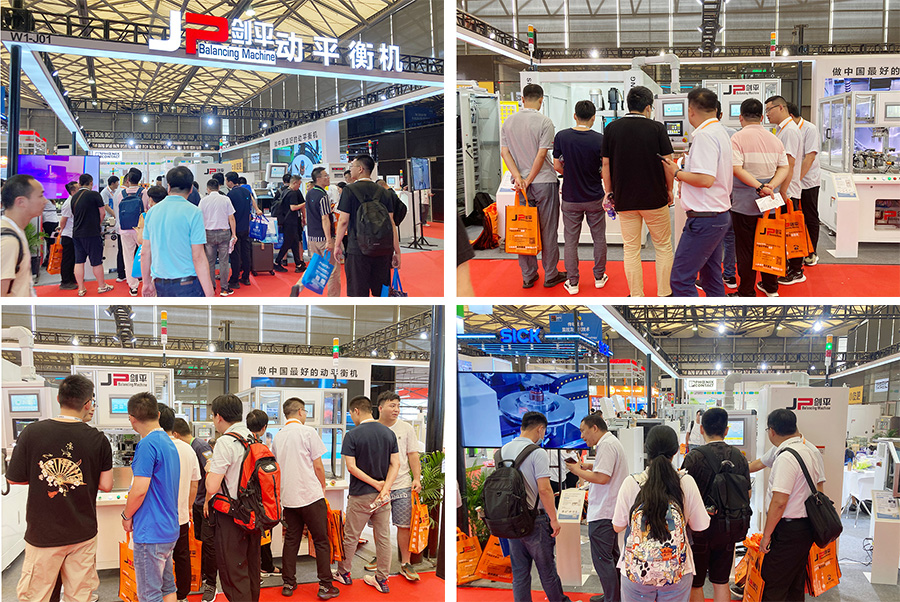 人們紛紛聚集在展位前，了解劍平動平衡機